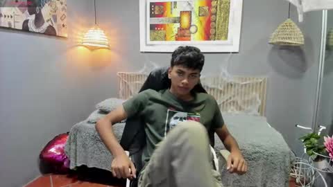 Snapshot of markbowie chatting on 15, 10, 2025 markbowie online show from 15, 10, 2025