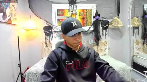 Snapshot of markbowie chatting on 20, 10, 2025 markbowie online show from 20, 10, 2025