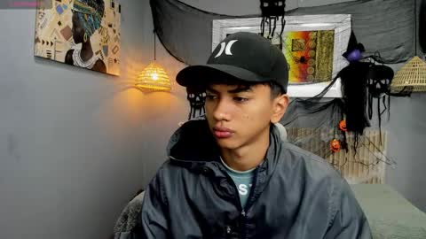 Snapshot of markbowie chatting on 21, 10, 2025 markbowie online show from 21, 10, 2025