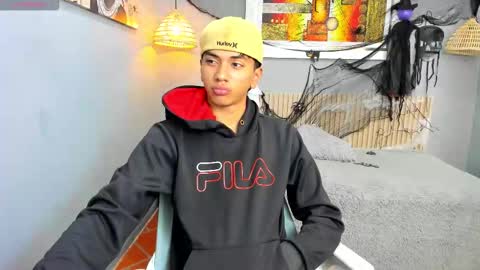 Snapshot of markbowie chatting on 29, 10, 2025 markbowie online show from 29, 10, 2025