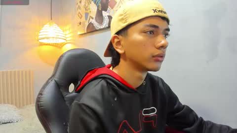 Snapshot of markbowie chatting on 23, 11, 2025 markbowie online show from 23, 11, 2025