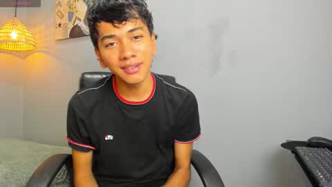 Snapshot of markbowie chatting on 26, 11, 2025 markbowie online show from 26, 11, 2025