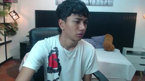 Snapshot of markbowie chatting on 29, 11, 2025 markbowie online show from 29, 11, 2025