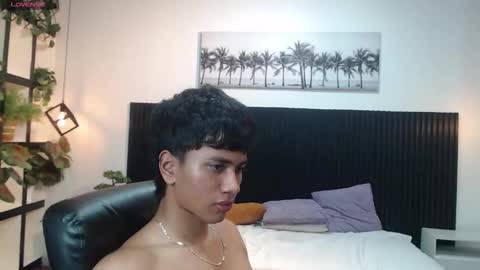 Snapshot of markbowie chatting on 30, 11, 2025 markbowie online show from 30, 11, 2025