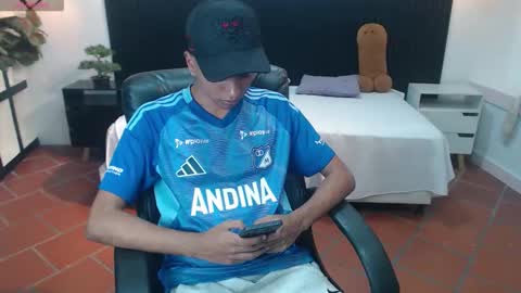 Snapshot of markbowie chatting on 2, 12, 2025 markbowie online show from 2, 12, 2025