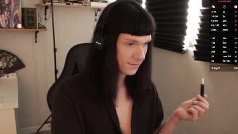 Mark online show from 1, 3, 2025