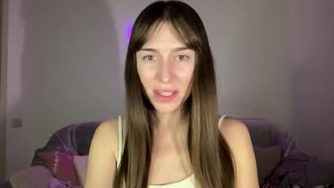 Snapshot of maroonaaa chatting on 13, 10, 2025 Mary online show from 13, 10, 2025