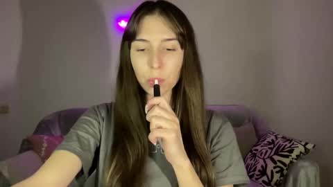 Snapshot of maroonaaa chatting on 20, 10, 2025 Mary online show from 20, 10, 2025