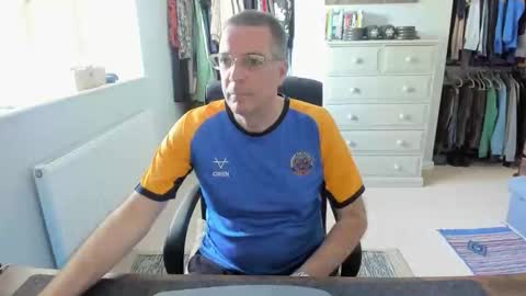 Snapshot of marriedhunguk chatting on 22, 5, 2026 JOHN online show from 22, 5, 2026