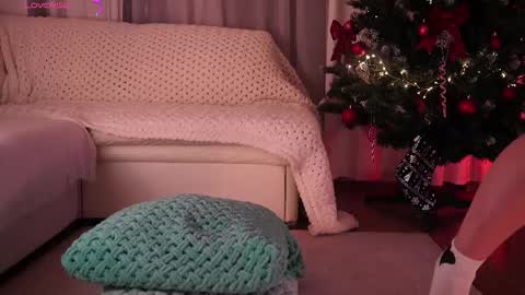 Maria  online broadcast from Tuesday to Suturday from 6 pm to 12 pm Germany time Sunday-Monday offline online show from 26, 11, 2025