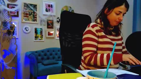 Snapshot of martaedams chatting on 5, 11, 2025 martaedams online show from 5, 11, 2025