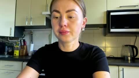 Snapshot of martaluna_ chatting on 6, 7, 2026 Marta online show from 6, 7, 2026
