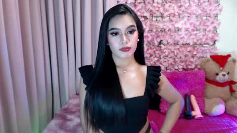 Snapshot of martha_fox chatting on 12, 12, 2024 DONT FORGET TO FOLLOW ME AND GIVE ME A THUMBS UP GUYS- martha online show from 12, 12, 2024