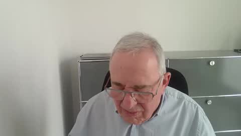 Snapshot of martin_1947 chatting on 5, 4, 2026 martin_1947 online show from 5, 4, 2026