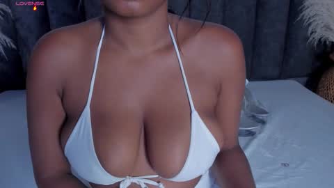 Snapshot of martina_jackson_ chatting on 15, 9, 2025 Laura online show from 15, 9, 2025