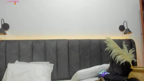 Snapshot of martina_jackson_ chatting on 12, 10, 2025 Laura online show from 12, 10, 2025