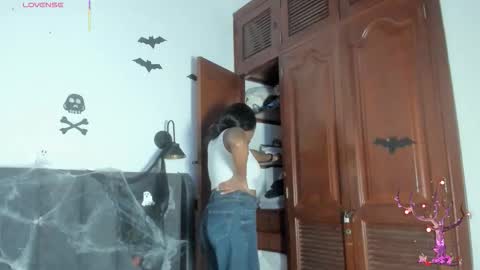 Snapshot of martina_jackson_ chatting on 26, 10, 2025 Laura online show from 26, 10, 2025