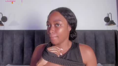 Snapshot of martina_jackson_ chatting on 15, 11, 2025 Laura online show from 15, 11, 2025