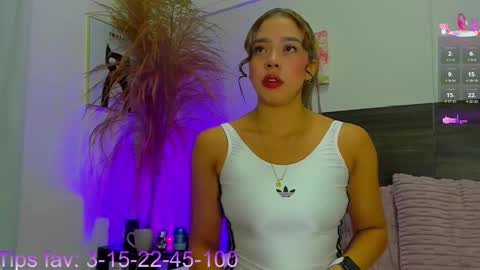 Snapshot of martina_miiller chatting on 12, 10, 2025 martina mIIler online show from 12, 10, 2025