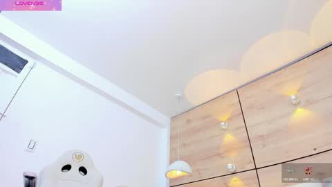 martina touss  online show from 25, 1, 2025