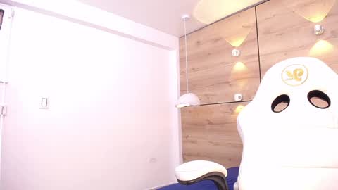 martina touss  online show from 2, 2, 2025