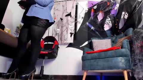 Snapshot of martinasoto chatting on 25, 10, 2025 martinasoto online show from 25, 10, 2025