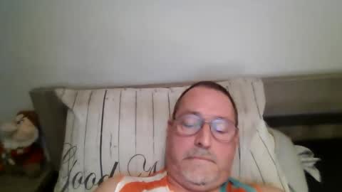 Snapshot of martinb62 chatting on 3, 10, 2025 Hotguy61 online show from 3, 10, 2025