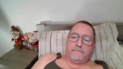 Snapshot of martinb62 chatting on 5, 10, 2025 Hotguy61 online show from 5, 10, 2025