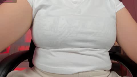 Snapshot of martinnabonnet chatting on 24, 12, 2024 Martinna Bonnet online show from 24, 12, 2024