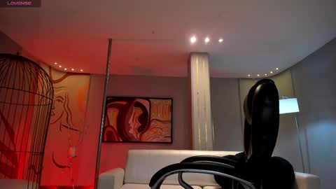 Snapshot of martinnabonnet chatting on 17, 2, 2025 Martinna Bonnet online show from 17, 2, 2025