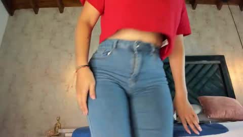 Snapshot of marttina_ruiz chatting on 4, 10, 2025 Martina online show from 4, 10, 2025
