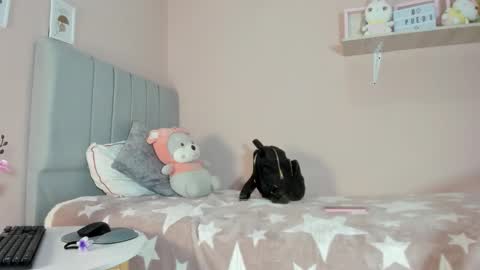 Snapshot of mary_cute9 chatting on 20, 10, 2025 mary_cute9 online show from 20, 10, 2025