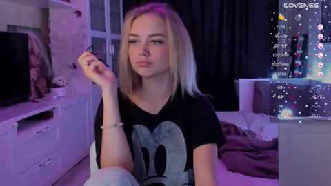 Snapshot of mary_romance chatting on 18, 9, 2025 Mary online show from 18, 9, 2025