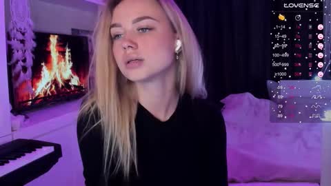 Snapshot of mary_romance chatting on 21, 11, 2025 Mary online show from 21, 11, 2025