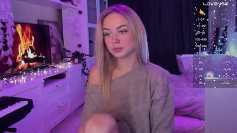 Snapshot of mary_romance chatting on 23, 11, 2025 Mary online show from 23, 11, 2025