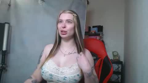 Snapshot of maryh0tlove chatting on 12, 5, 2026 maryh0tlove online show from 12, 5, 2026