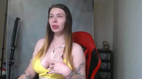 Snapshot of maryhotloves chatting on 16, 10, 2025 MaryHotLoves online show from 16, 10, 2025