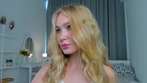 Hannah 3 online show from 20, 9, 2025