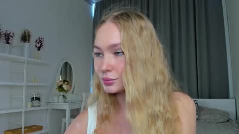 Hannah 3 online show from 22, 9, 2025