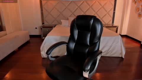 Snapshot of marylewis_ chatting on 24, 1, 2025 Mary online show from 24, 1, 2025