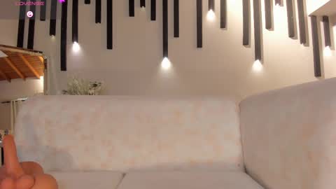 Snapshot of marylewis_ chatting on 4, 3, 2025 Mary online show from 4, 3, 2025