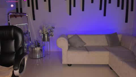 Snapshot of marylewis_ chatting on 10, 3, 2025 Mary online show from 10, 3, 2025