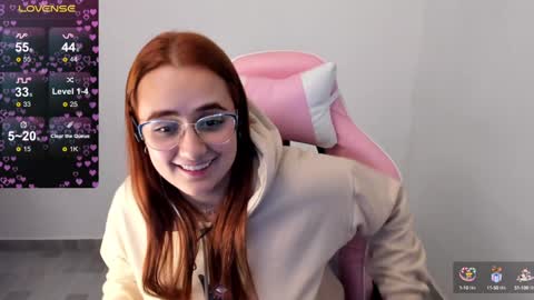 Snapshot of maryluna95 chatting on 14, 12, 2024 Dulce Maria online show from 14, 12, 2024