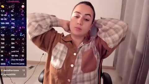 Snapshot of maryluna95 chatting on 30, 10, 2025 Dulce Maria online show from 30, 10, 2025