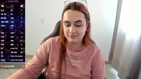 Snapshot of maryluna95 chatting on 31, 10, 2025 Dulce Maria online show from 31, 10, 2025