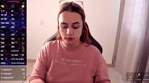 Snapshot of maryluna95 chatting on 5, 11, 2025 Dulce Maria online show from 5, 11, 2025