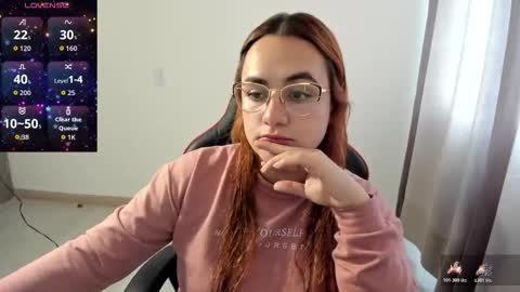 Snapshot of maryluna95 chatting on 11, 11, 2025 Dulce Maria online show from 11, 11, 2025