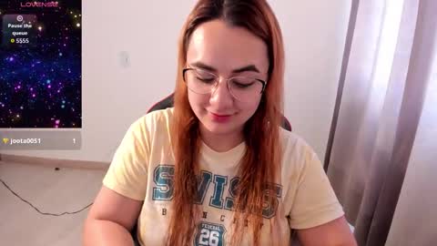 Snapshot of maryluna95 chatting on 18, 11, 2025 Dulce Maria online show from 18, 11, 2025