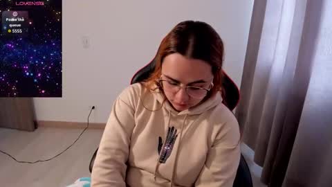 Snapshot of maryluna95 chatting on 25, 11, 2025 Dulce Maria online show from 25, 11, 2025