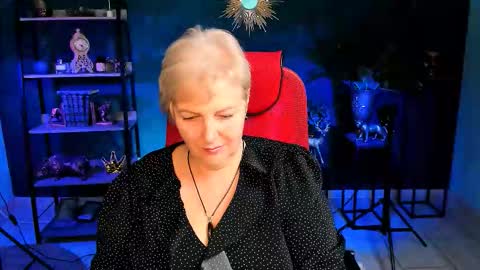 Snapshot of marymogan chatting on 27, 10, 2025 marymogan online show from 27, 10, 2025